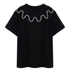 เสื้อยืดประดับเพชร ผ้าเนื้อนุ่มใส่สบาย ดีไซน์ประดับด้วยเพชรระยิบระยับ เสื้อยืดประดับเพชร แฟชั่นสำหรับงานปาร์ตี้ - Product Image 1