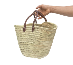 กระเป๋าใบปาล์มสานมือ: ตะกร้าตลาดโมร็อกโกพร้อมหูหิ้วหนัง - Product Image 1