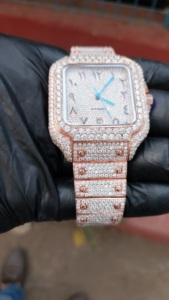 Reloj de Oro Rosa con Incrustaciones de Diamantes, Números Arábigos, Cuadrado, Completamente Cubierto de Diamantes, Automático, Estilo Hip Hop, para Hombre, Joyería de Lujo Premium - Product Image 3