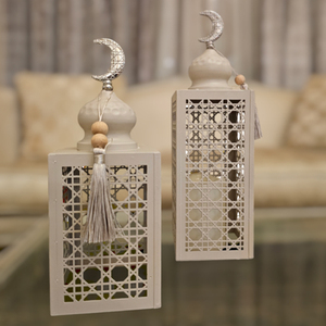 Perfecto para la iluminación del Ramadán en hogares y mezquitas. Exquisita linterna de Ramadán de metal dorado con vidrio. - Product Image 5