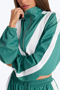 Survêtement coupe-vent en pongé personnalisé avec rabat anti-vent et poches zippées, et étiquette personnalisée, idéal pour les sports de plein air - Product Image 6