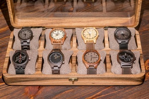 Caja de Madera de Nogal para Relojes con Organizador de 10 Ranuras y Tapa de Vidrio para Joyas y Relojes - Regalo del Día del Padre para Papá - Product Image 5