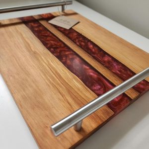 Bandeja Hecha a Mano con Incrustaciones de Resina y Madera |   Bandeja de Servicio Geométrica con Diseño de Chevron para Decoración de Mesa de Centro o Tocador - Product Image 3