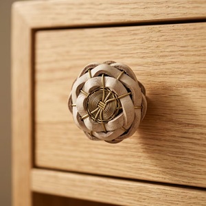 Poignée de meuble moderne en cuir et métal tressé, durable, pour armoire, commode, penderie, chambre et salle de bain - Product Image 2