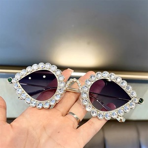 Hip Hop Cat-eye Small <b>Frame</b> Sun Glasses Fashion Luxury Diamond Set Metal Luxury Women Sunglasses Man Glasses - Product Image 5