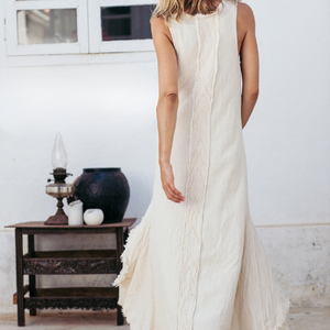 เดรสยาวสีขาวสไตล์โบฮีเมียน ผ้าฝ้ายออร์แกนิคสีเอิร์ธโทน  แบบสองชั้น ทรงไฮโลว์ สำหรับใส่ในฤดูร้อน เหมาะสำหรับงานเทศกาล - Product Image 3