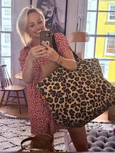 Sac fourre-tout vintage en cuir véritable à imprimé léopard pour femme, sac à bandoulière tendance, ouverture supérieure, deux poignées, fermeture éclair, toutes saisons - Product Image 5