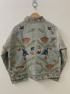 Chaqueta Suzani Hecha a Mano con Diseño Moderno, Bordado de Terciopelo, Chaqueta Corta Boho Gitana para Mujer, Ropa de Abrigo Otoñal, Suministro de Fábrica, Venta al Por Mayor - Product Image 3