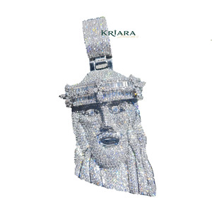 Pendentif Visage de Jésus en Argent 925 Plaqué Or avec Diamant Moissanite Baguette, Charme Religieux Couronne Unisexe, Idéal pour le Quotidien - Product Image 2