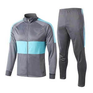 Ensemble de survêtement de football rétro écologique pour hommes en polyester de haute qualité, idéal pour les sports d'hiver, avec impression personnalisable du nom et du logo - Product Image 4