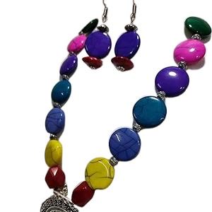 Collar de Resina 100% de alta calidad con cuentas de perlas Diseño popular para fiestas y bodas de niñas Producto de regalo de gran calidad - Product Image 1