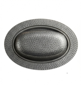 Beurrier ovale en métal avec couvercle, design vintage artisanal, motif gravé, pour la table de cuisine - Product Image 2
