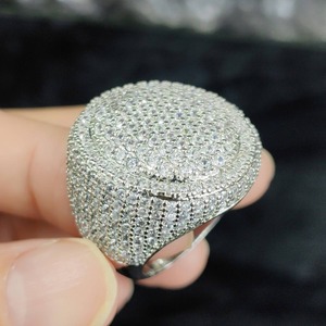 Bague Hip Hop de Luxe en Moissanite Diamantée, Fourniture Directe Usine, Idéale pour Mariages, Cadeaux et Soirées, Disponible à Prix Export - Product Image 1
