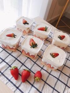 Trendy Disposable Square Dessert Cup 350ml for Tiramisu Pudding and Parfait 350ml Dessert Cup with Lid for Mousse and Cheesecake - Product Image 1