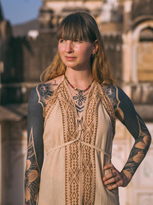 Vestido Halter Boho Hecho a Mano, Vestido Largo de Algodón con Estampado de Bloques Vintage, Vestido Artesanal con Estampado Geométrico en Tonos Tierra Marrones - Product Image 3