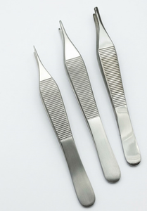Pinza para tejidos Adson T/C alemana 1x2 con dientes de rata, dientes serrados marrones, instrumento quirúrgico de acero inoxidable - Product Image 2