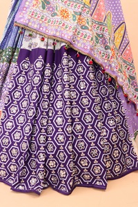 Conjunto de Lehenga Choli de Diseño Indio para Novia con Trabajo de Espejos, Ideal para Bodas y Fiestas, Precio de Venta para Exportación - Product Image 5