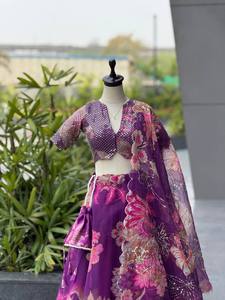 Lehenga Choli Floral Morado con Bordado de Lentejuelas y Espejos, de Secado Rápido, Ajuste Regular, para Todas las Estaciones, Traje Indio para Fiesta - Product Image 1