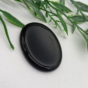 Pierres de méditation et de guérison en obsidienne noire naturelle en gros, pierres de Feng Shui ovales sculptées à la main pour le pouce et la paume, petites pierres sculptées à la main pour la méditation et la guérison. - Product Image 4