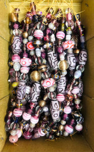 Cuentas de Vidrio de Cristal para Decoración de Paredes, Diseño de Mesas, Fabricación de Joyería de Moda - Mezcla de Colores en Hilo, Empaque por Kilogramos - Product Image 3