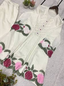 Ensemble Kurta et pantalon pour femmes, de qualité supérieure, en ivoire, brodé, travail de fil floral, tenue ethnique, manches longues, vêtements de fête, style pakistanais, deux pièces - Product Image 5