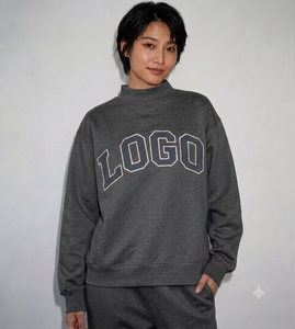 Sudadera Gris de Cuello Alto para Mujer con Logotipo Estampado, 100% Algodón Tejido, Estilo Urbano Otoñal, Oversize, Servicio OEM - Product Image 1