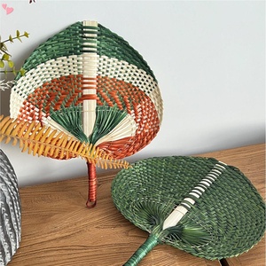 Abanico grande tejido a mano, abanicos de bambú sostenibles de gran calidad, decoraciones tradicionales asiáticas para colgar en la pared. - Product Image 1