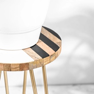 Maceta de Madera con Incrustaciones de Nácar Premium y Patas de Hierro, Maceta Decorativa Rústica para Hogar y Jardín - Product Image 6