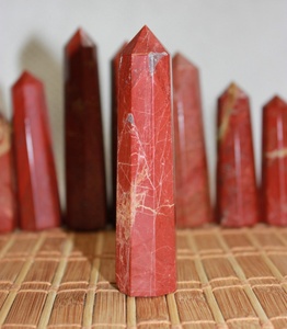 Tour de cristal de jaspe rouge poli en forme de crayon, objet de collection d'art Feng Shui - Product Image 2