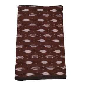 Auténtica Tela Ikat Tradicional India Tejida a Mano, de Algodón Ecológico, Sostenible, Duradera, Lavable a Máquina, Textil para Prendas de Vestir - Product Image 1