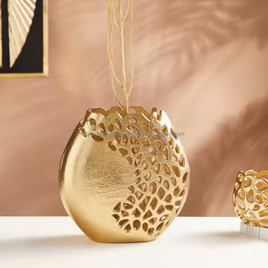 Jarrón de Flores de Metal de Diseño de Alta Calidad, Moderno, Hecho a Mano, Ecológico, Decorativo, de Tamaño Personalizado para Decoración del Hogar, Azora Industries - Product Image 1