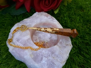 Venta al por mayor Natural Scolecite ágata péndulo hecho a mano tallado cristal piedra preciosa con tapa de metal para Chakra Reiki curación - Product Image 2