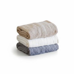 Lot de serviettes rectangulaires en microfibre tricotée couleur unie Carari Trico pour le bain, le visage et les cheveux, séchage rapide, vente en gros - Product Image 1