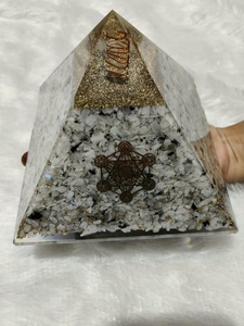 Pyramide d'Orgone en Pierre de Lune Arc-en-ciel Naturelle Faite à la Main, Grande Taille, Porte-bonheur Amoureux, Décoration Spirituelle Feng Shui, Guérison des Chakras - Product Image 6