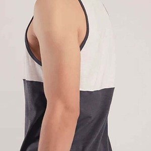เสื้อกล้ามผู้ชายแบบคอโอเวอร์ไซส์  ถักทอระบายอากาศได้ดี เหมาะสำหรับออกกำลังกาย ดีไซน์เรียบง่าย สีเทาและสีขาว - Product Image 3