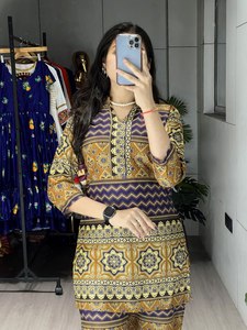 ชุดเซ็ตผ้าเรยอนพิมพ์ลายสำหรับผู้หญิง |   ชุดลำลองสไตล์ชาติพันธุ์สุดเก๋ทั้งเสื้อและกางเกง - Product Image 2