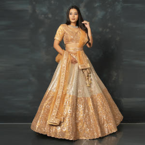 ชุดเลเฮนกาโชลีผ้าไหมบานาราสีแท้ งานปักดิ้นทองหรูหรา กระโปรงทรงบาน ผ้าคลุมไหล่สองสีสวยงาม เหมาะสำหรับงานแต่งงานและงานเลี้ยง - Product Image 2