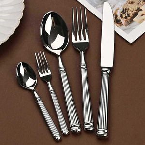 Ensemble de couverts classiques en métal, élégants, en acier inoxydable, fourchette, cuillère, couteau, vaisselle de table pour un usage quotidien - Product Image 6