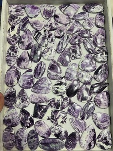 Cabujón de Kammererita Natural al por Mayor |   Piedras Preciosas Púrpuras Raras de Formas Variadas de 15-40 mm, Piedras Sueltas de Alta Calidad para Joyería - Product Image 5