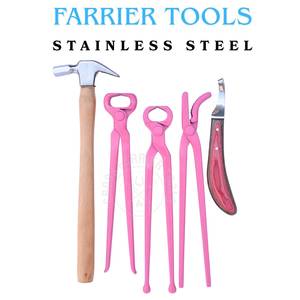 Kit Profesional de Herramientas para el Cuidado de Caballos con Cortaúñas Rosa, Herramienta para Remover Clavos de Alcántaro, Cuchillo para Pezuñas Arcoíris y Martillo - Product Image 6