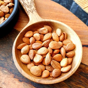 Noyaux d'abricot biologiques, sélection naturelle premium, saveur riche et noisette, adaptés aux collations, aux produits de boulangerie et aux confiseries - Product Image 4