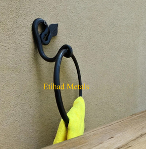Porte-serviettes en fer forgé artisanal, décoration rustique pour salle de bain, style ferme, supports de serviettes en fer forgé - Product Image 3