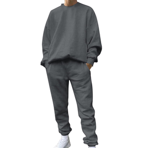 Conjunto Deportivo de Color Sólido a la Moda al por Mayor para Hombre, Conjunto Deportivo con Logotipo Personalizado de la Mejor Calidad, Transpirable y de Secado Rápido - Product Image 1