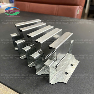 Abrazaderas para techos Seamlock, productos de alta calidad, producción en masa, precios razonables y empaquetados de acuerdo con los estándares. - Product Image 1