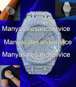 Montre pour homme en or blanc VVS1 avec cadran en verre glacé serti de diamants Moissanite, bracelet en acier inoxydable Moissanite, fermoir résistant à 10 bars, 40 mm - Product Image 4