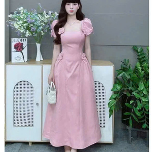 เดรสยาวหรูหราสำหรับผู้หญิง ดีไซน์ทันสมัย ผสมผสานความสง่างาม ความสบาย ได้อย่างลงตัวทั้งแบบลำลองและเป็นทางการ เหมาะสำหรับหลากหลายโอกาส ผลิตจากผ้าไหม - Product Image 5