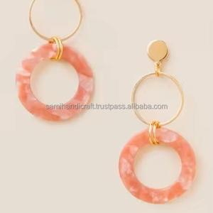 Pendientes Colgantes de Luna Clásicos de Resina para Boda, Artesanía SAMI, Modelo 671 - Product Image 1