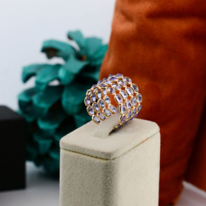 Bague statement multi-rangs en tanzanite bleue naturelle en or jaune massif 18 carats – Bague large à quatre bandes sertie clos en forme de lunette, pierre de naissance de décembre - Product Image 4
