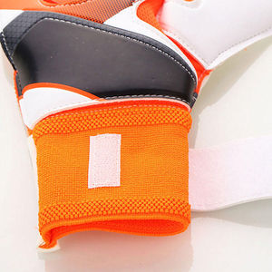 Lightweight Goalkeeper Gloves Ball <b>Control</b> Soft Cushion Palm Flexible Wrist Design Soccer Keeper Gloves Manufacturing Bulk Order - Product Image 5