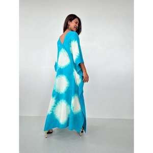 Vestido Kaftán Largo para Mujer, Estilo Tie Dye, Azul y Blanco, Cuello en V, Corte Holgado, Manga Larga, Lavable, Estilo Resort - Product Image 4